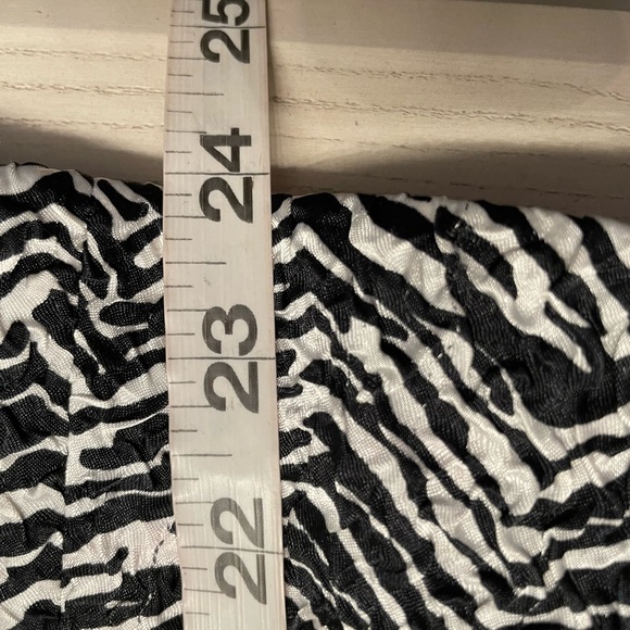 Victor Costa Zip Up Jacket with Satin TrimSz 14. Like New - Picture 9 of 9